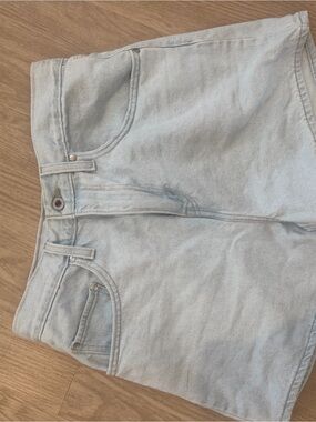 Levi’s silver tab Light Wash Denim Shorts